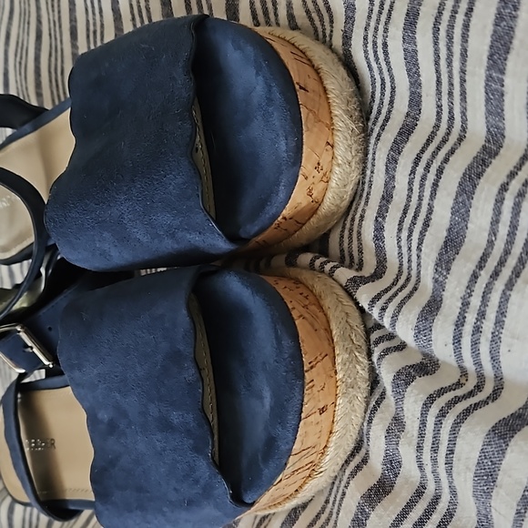 EUC Marc Fisher Suede Ankle strap Sandals sz 8 - Picture 2 of 4